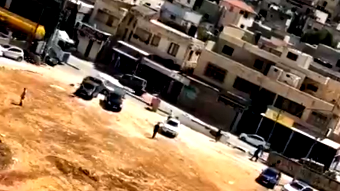 مصادر فلسطينية: مواجهات واشتباكات مسلحة عقب اقتحام قوات الجيش الإسرائيليّ بلدة قباطية في جنين