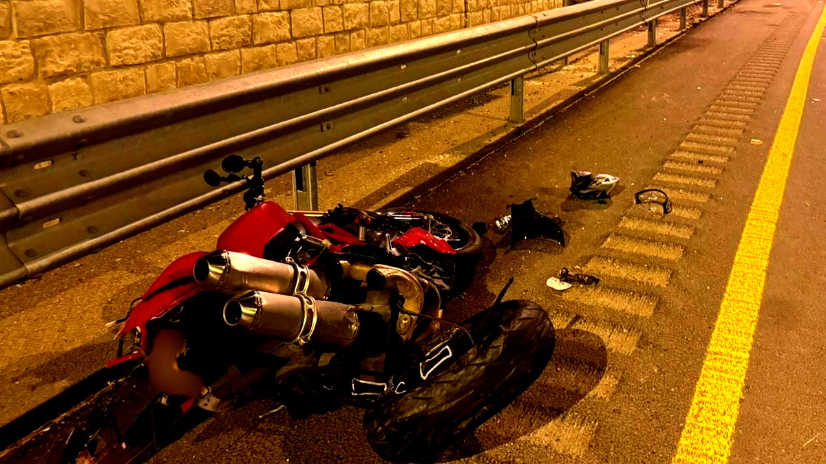 اصابة شاب (40 عامًا) بجراح خطيرة اثر حادث طرق على شارع 70 قرب يوكنعام