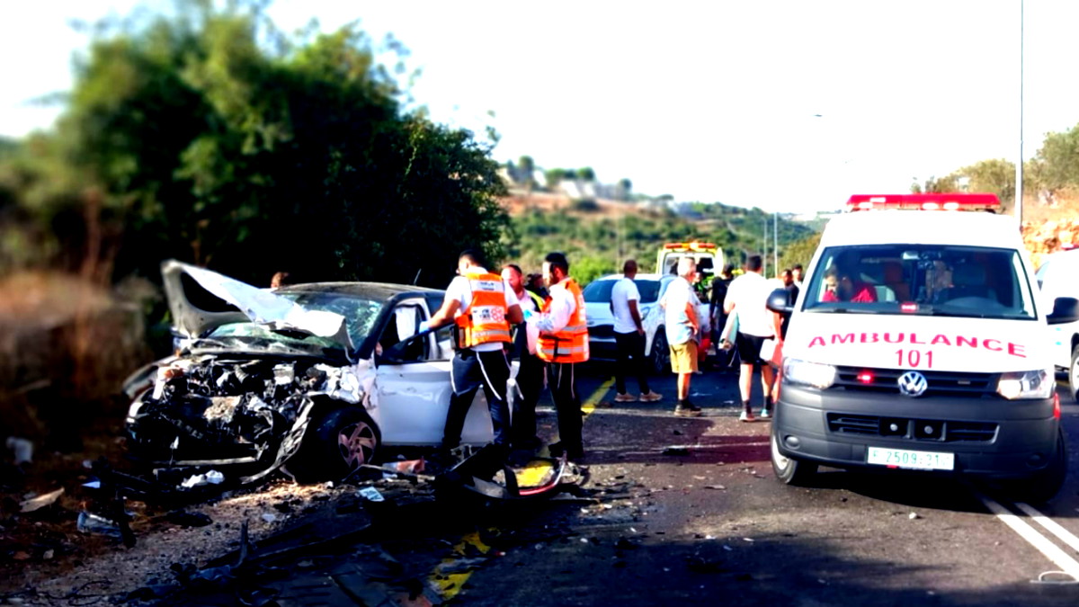 خمس إصابات إثر حادث طرق وقع بين عدّد من المركبات على شارع 5066 في منطقة المركز