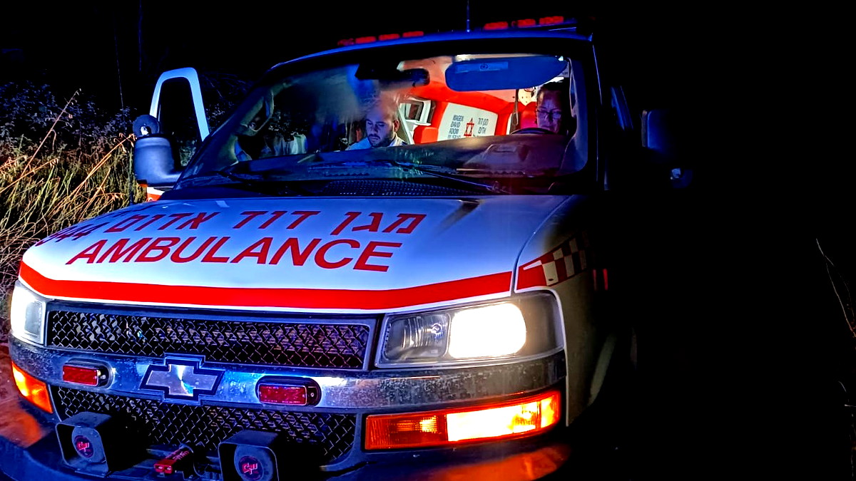 النقب: اصابة 4 شبان بجراح خطيرة ومتوسطة اثر تعرضهما لاطلاق نار قرب تل عراد