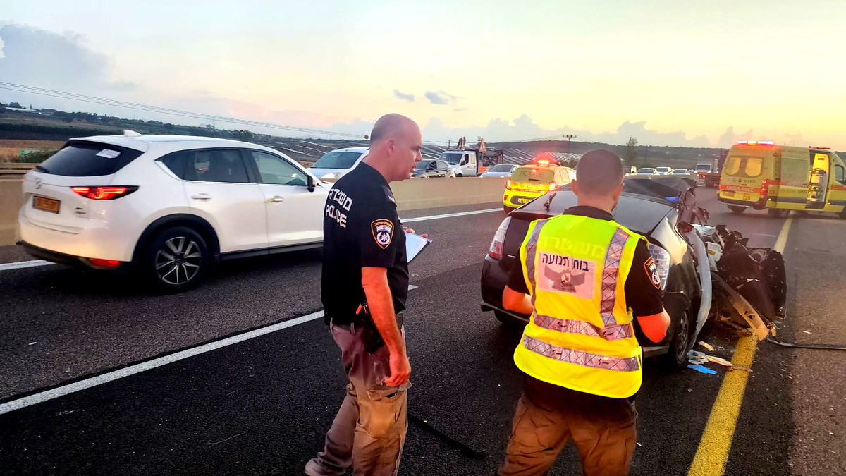 فقد السيطرة عند سماع صفارات الانذار.. مصرع شاب واصابة اخر بجراح خطيرة اثر حادث طرق على شارع 77 قرب الزرازير