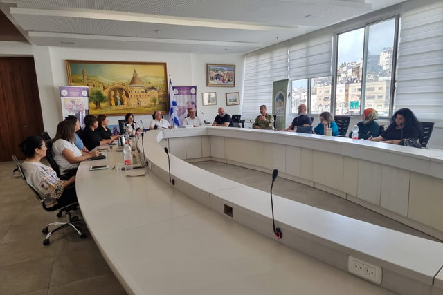 بلدية الناصرة تعقد اجتماعًا طارئًا على خلفية مجريات الحرب في الشّمال