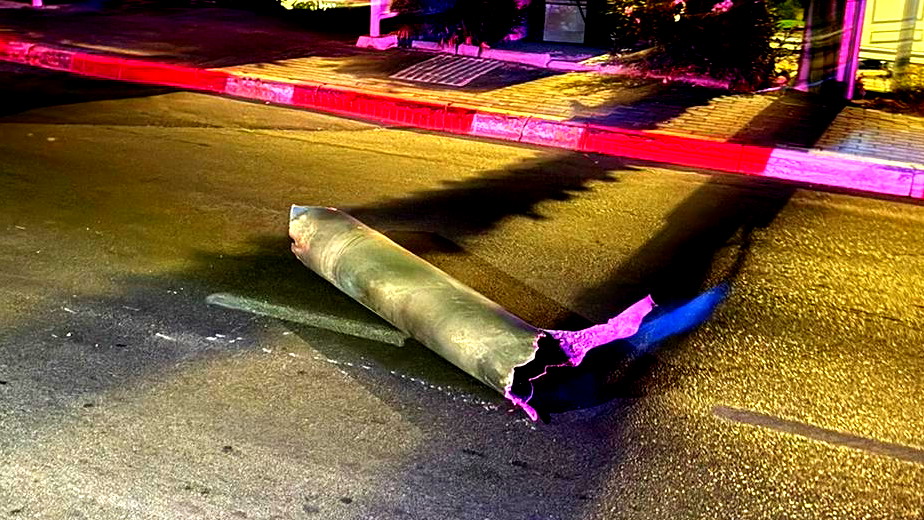 صفارات الانذار تدوي في منطقة الناصرة والعفولة واعتراض صواريخ وانفجارات ضخمة