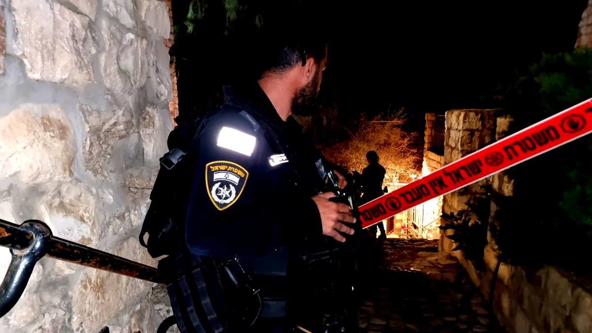 اعتراض صواريخ بمنطقة صفد وطبريا وصفارات الانذار تدوي في منطقة الكرمل بعد تسلل طائرة مسيرة الى منطقة عتليت