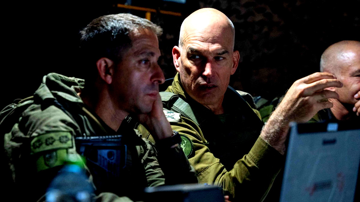 قائد المنطقة الشمالية بالجيش الإسرائيلي: دخلنا مرحلة جديدة من المعركة وعلينا الاستعداد لعملية برية بلبنان