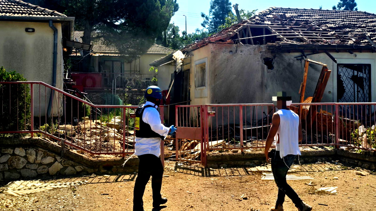 صور وفيديو: اندلاع الحرائق في مدينة صفد عقب إطلاق رشقة صاروخية من الأراضي اللبنانية