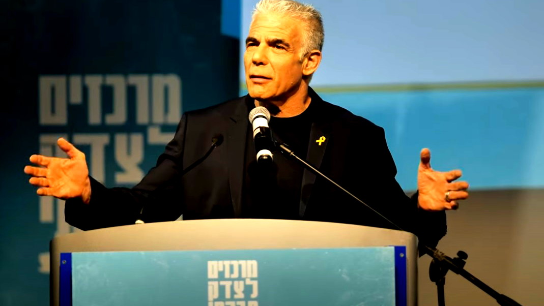 لابيد: على إسرائيل أن تعلن أنها تقبل مقترح وقف إطلاق النار بلبنان ولكن لمدة 7 أيام فقط