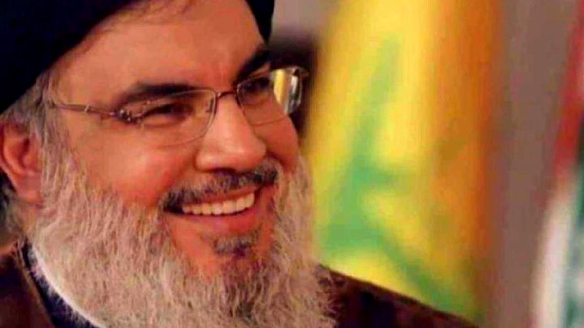 وسائل إعلامية عن تقارير إسرائيلية: مجهول صافح حسن نصر الله ولطخ يده بمادة ساعدت المخابرات الإسرائيلية في تعقبه ثمّ اغتياله!