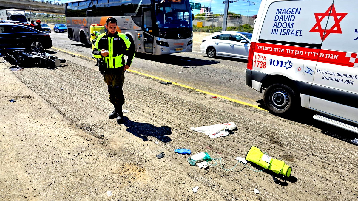 إصابة شاب (40 عامًا) بجروح خطيرة إثر حادث طرق وقع على شارع 20 في منطقة المركز