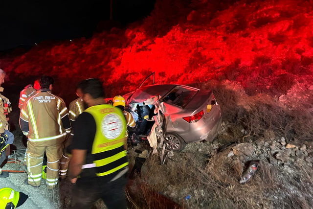 إصابة ثلاثة أشخاص بينهم شابة (20 عامًا) بحالة خطيرة إثر حادث طرق وقع الليلة الماضية في منطقة المركز