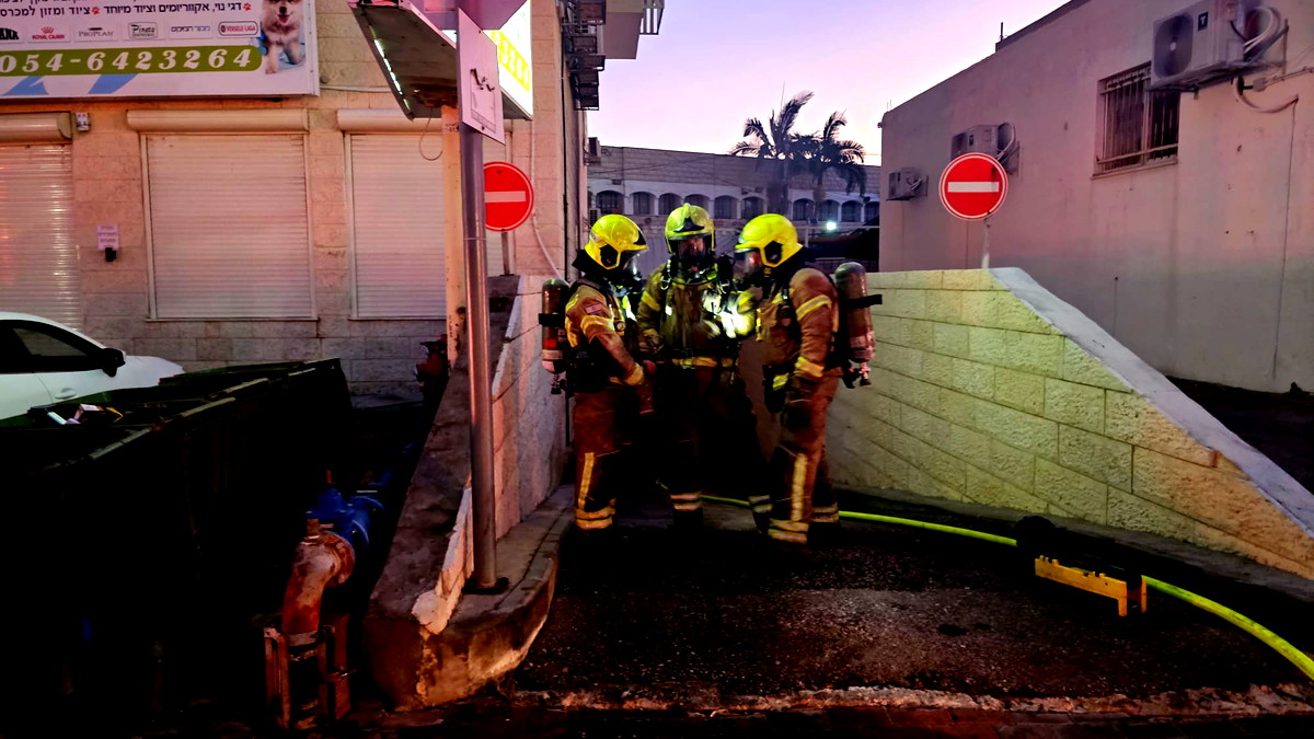 كفرياسيف: اندلاع حريق داخل موقف للسيارات في البلدة يخلّف أضرارًا جسيمة 