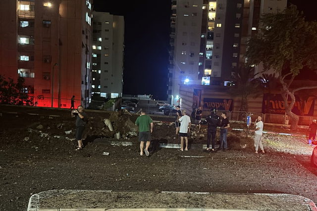 حيفا: 6 مصابين بجراح طفيفة ومتوسطة من الشظايا بعد سقوط صواريخ في المدينة