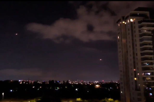 بعد تفعيل صفارات الانذار في تل ابيب ومحيطها.. الجيش الإسرائيلي: رصدنا إطلاق صواريخ من الأراضي اللبنانية باتجاه المركز