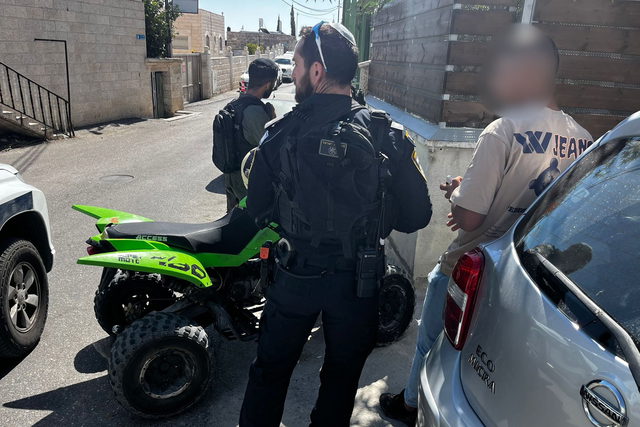 في حادثتين منفصلتين- إلقاء القبض على سائقين اثنين من القدس بتهمة مخالفات مرورية