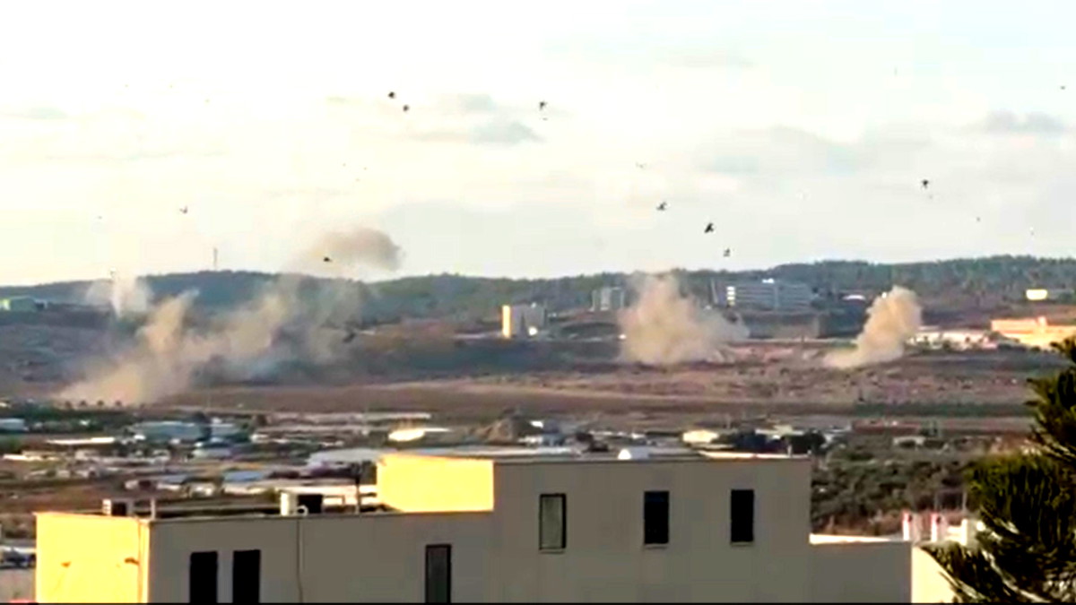 الجيش الاسرائيلي: رصدنا إطلاق 80 صاروخا من لبنان نحو حيفا ومناطق الجليل.. سقوط صواريخ في منطقة طمرة وكابول