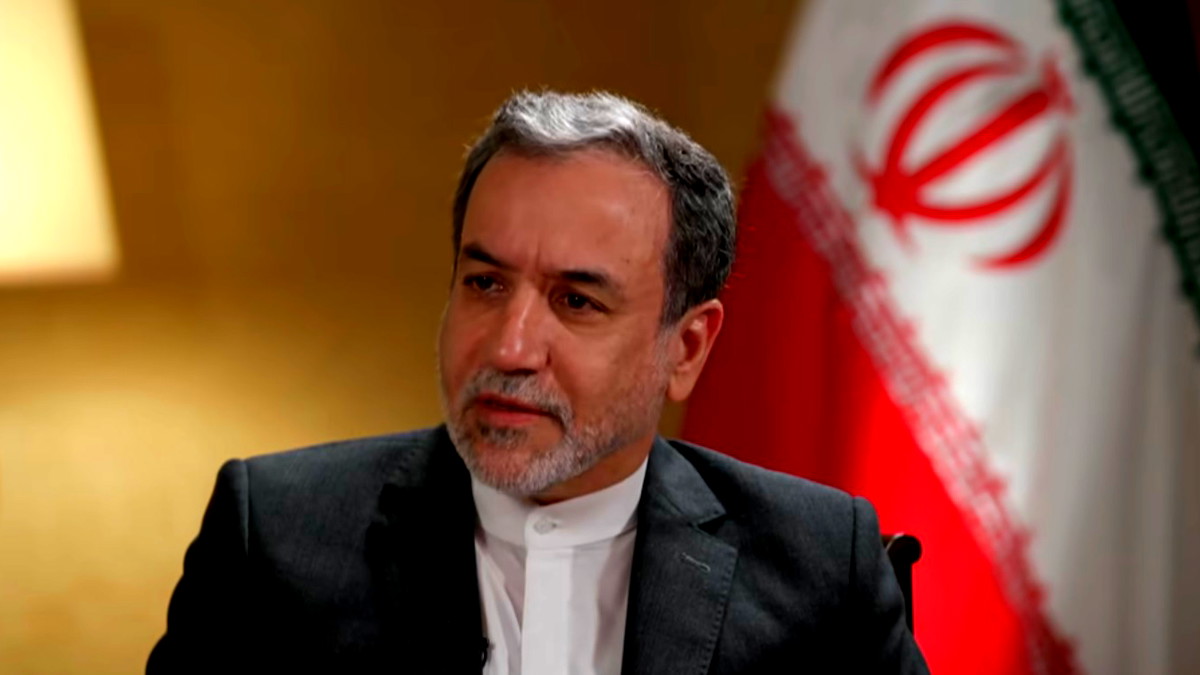 وزير الخارجية الإيراني: ليس لدينا خطوط حمراء في الدفاع عن شعبنا ومصالحنا