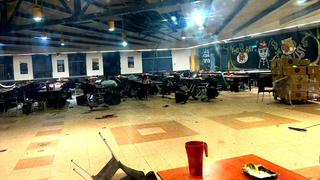 الجيش الاسرائيلي: مقتل 4 جنود واصابة العشرات اثر سقوط مسيرة على قاعدة عسكرية قرب وادي عارة 