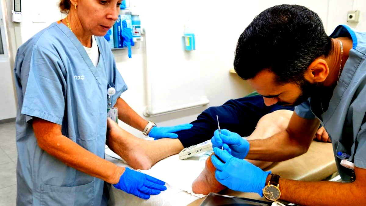 نهاية للمعاناة: العيادات التي تصنع المعجزات في علاج الجروح صعبة الشفاء