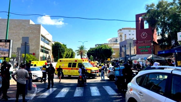 يقيمان في البلاد بشكل غير قانوني- اعتقال شخصين من سكان برطعة بشبهة ضلوعهما بعملية الطعن التي وقع في الخضيرة الأسبوع الماضي