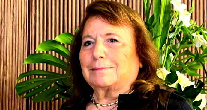 زجل للزَّيتون  بِتِبقي الأمل والخير  بقلم : أسماء طنوس ,  المكر