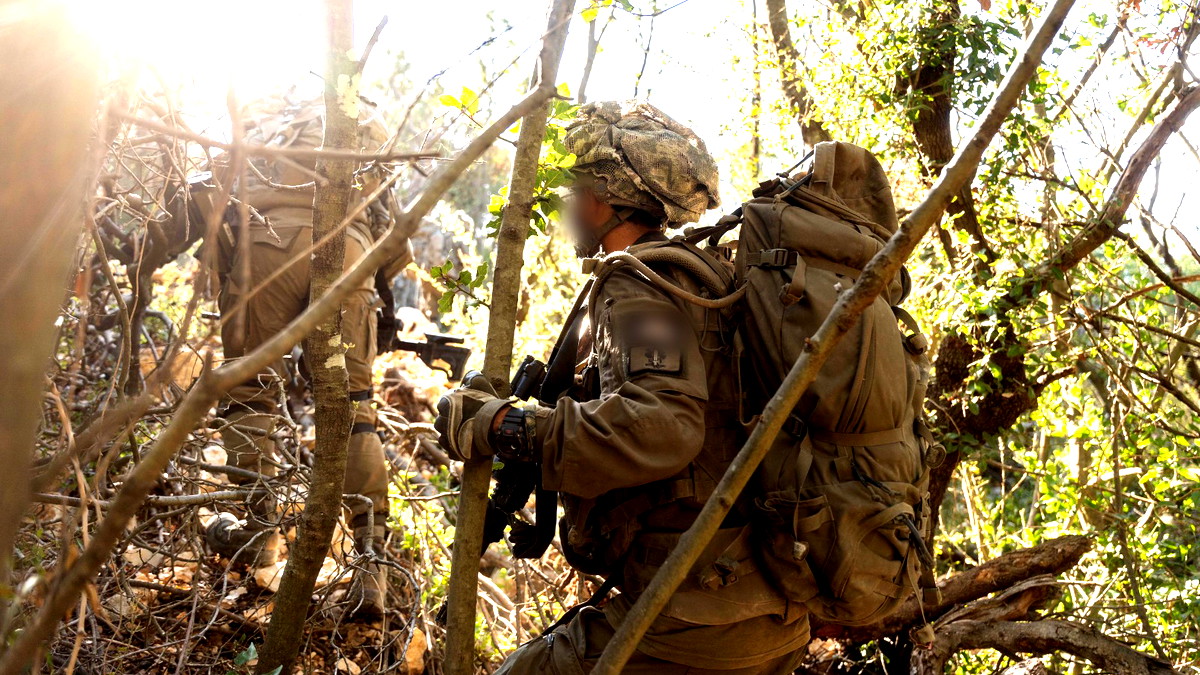 شماليّ البلاد وجنوبها- الجيش الإسرائيليّ يعلن عن مهاجمته للعديد من عناصر حزب الله وحماس خلال السّاعات الماضية