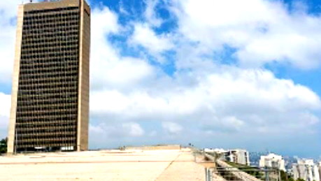  مصادر عبرية: جامعة حيفا تُؤجل افتتاح العام الدّراسي حتّى العاشر من تشرين ثاني/ نوفمبر المقبل بسبّب الأوضاع الأمنية الرّاهنة    