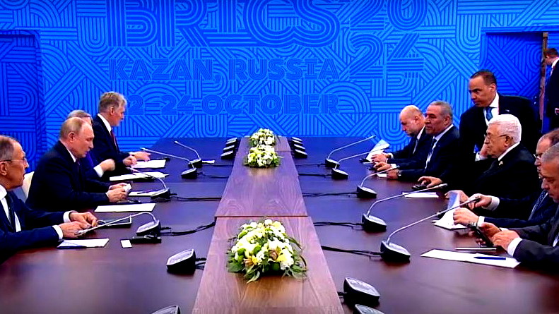 بوتين لمحمود عباس: سنواصل بذل كل جهدنا لوقف تدهور الوضع في الشرق الأوسط