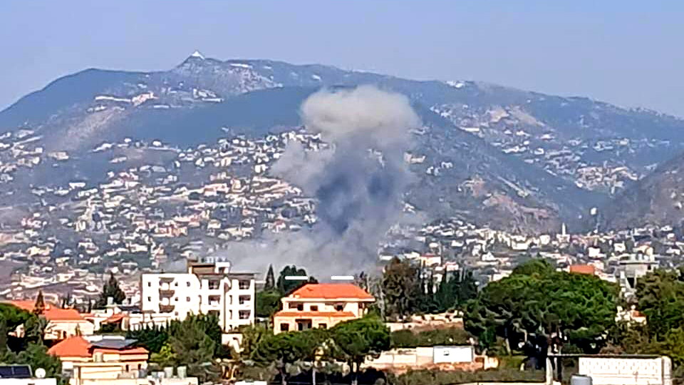 للمرة الثانية خلال عدة أيام- الجيش الإسرائيلي يعلن مهاجمة مواقع لحزب الله في منطقة صور جنوب لبنان