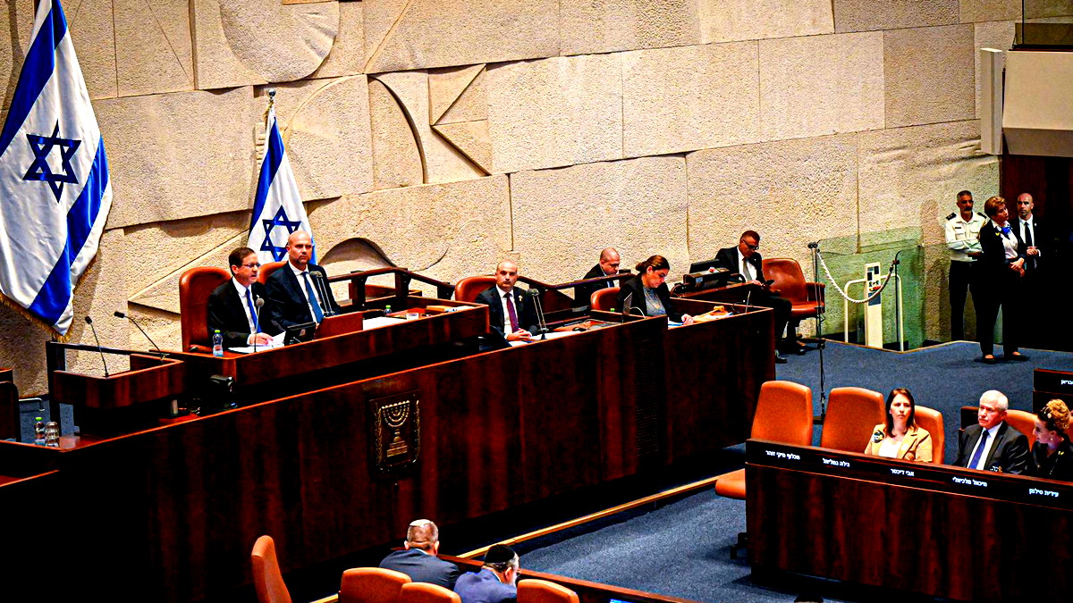 رئيس الدولة يتسحاق هرتسوغ في افتتاح دورة الكنيست الشتوية: تعزيز الأمن والثقة في المجتمع العربي ضرورة ملحة 