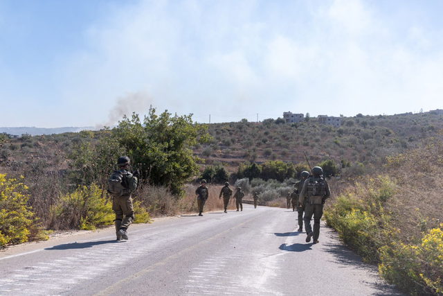صور وفيديو- الجيش الإسرائيليّ يعلن عن تدمير مركز قيادة وحقل عبوات ناسفة لحزب الله في الأراضي الجنوبية للبنان