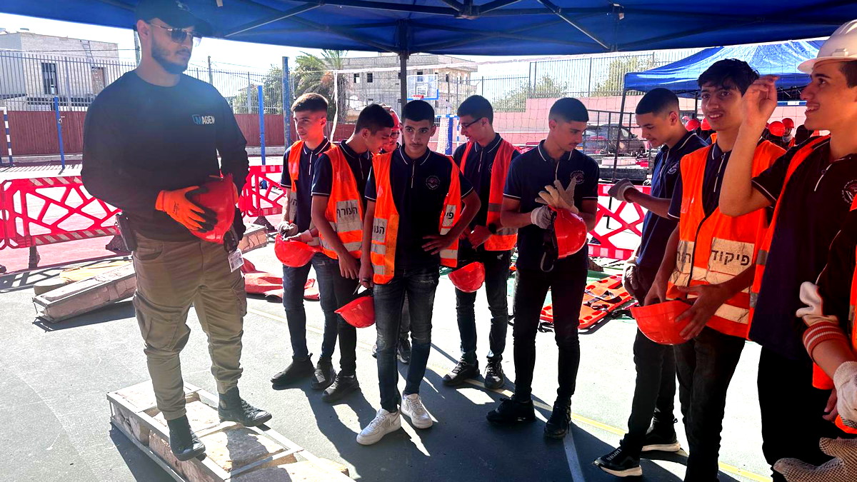 بلدية كفرقرع تنظم تدريبات الطوارئ لطلبة الصّفوف العاشرة في مدرستي النهضة وأحمد عبدالله يحيى