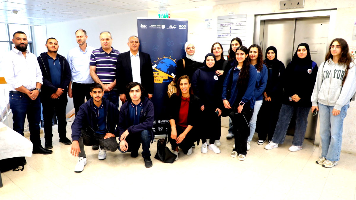 طلبة ثانوية كفرقرع يستعدون لإطلاق قمر اصطناعي للفضاء