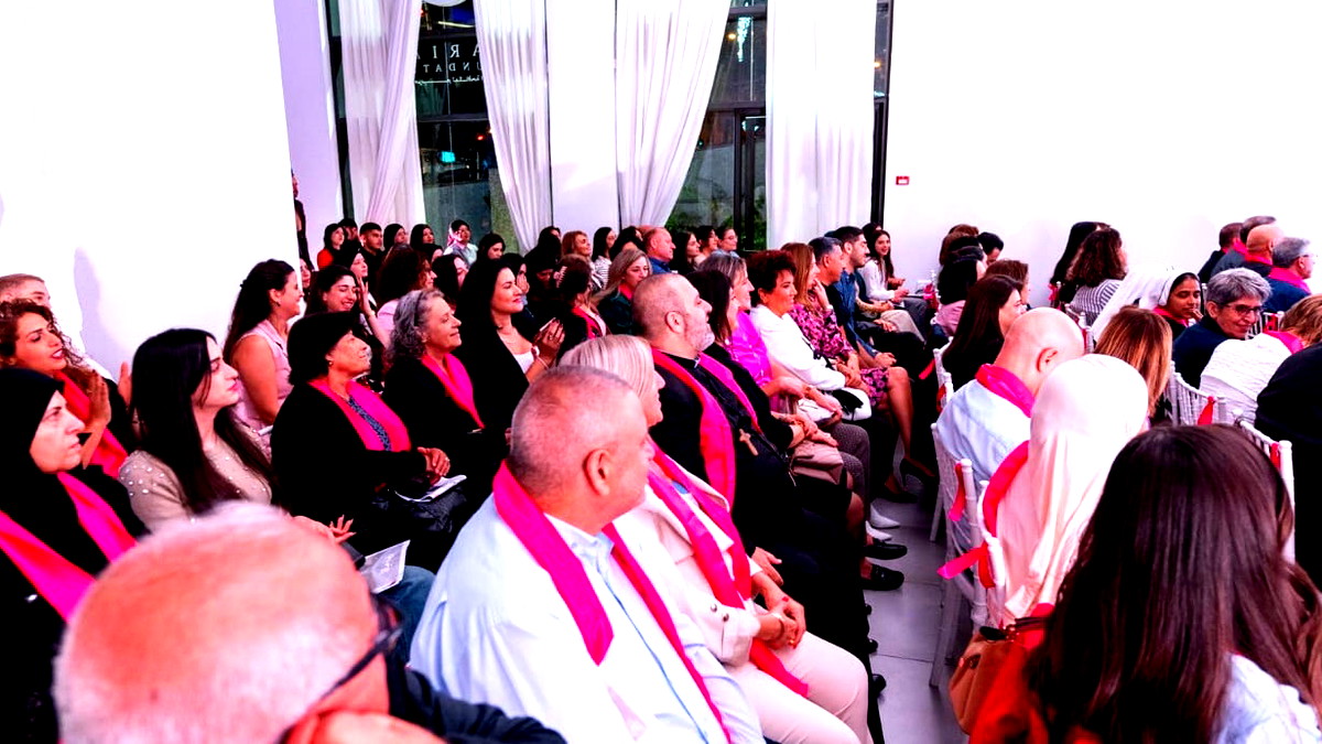 مريم ترسل رسالة التوعية رغم الظروف للعالم من الناصرة في مؤتمر "اكتوبر رغم الظروف"