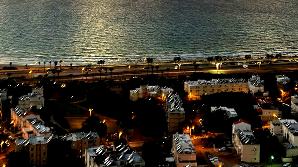 صفارات الانذار تدوي في العديد من البلدات بعد تسلل طائرات مسيرة بمنطقة عكا ونهاريا والكريوت