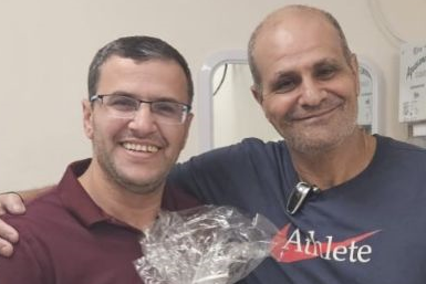 من صداع عادي إلى إنقاذ حياة: د. زبيدات يكشف الخطر وينقذ حياة مريض!