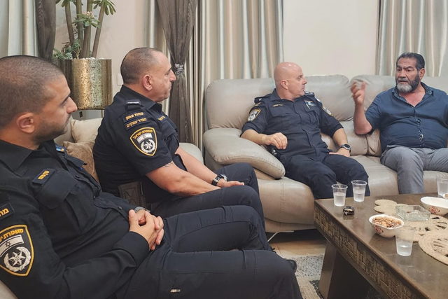 قائد شرطة الشمال: لن نتوانى حتى القبض على المشتبهين في إطلاق النار على سيارة أطفال في كفركنا
