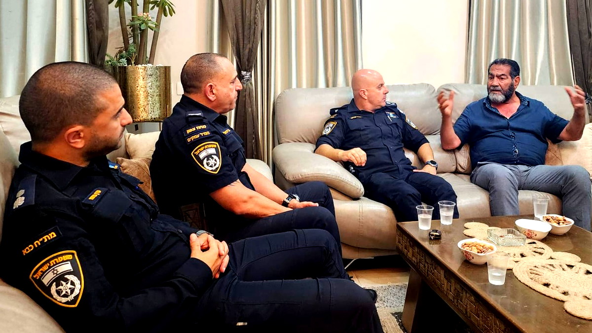 قائد شرطة الشمال: لن نتوانى حتى القبض على المشتبهين في إطلاق النار على سيارة أطفال في كفركنا