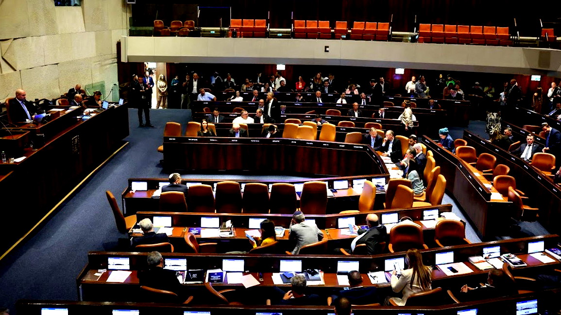 الكنيست الإسرائيليّ يصادق بالقراءتين الثانية والثالثة على قرار يسمح بإقالة أي معلّم يعبّر عن موقفه السّياسي