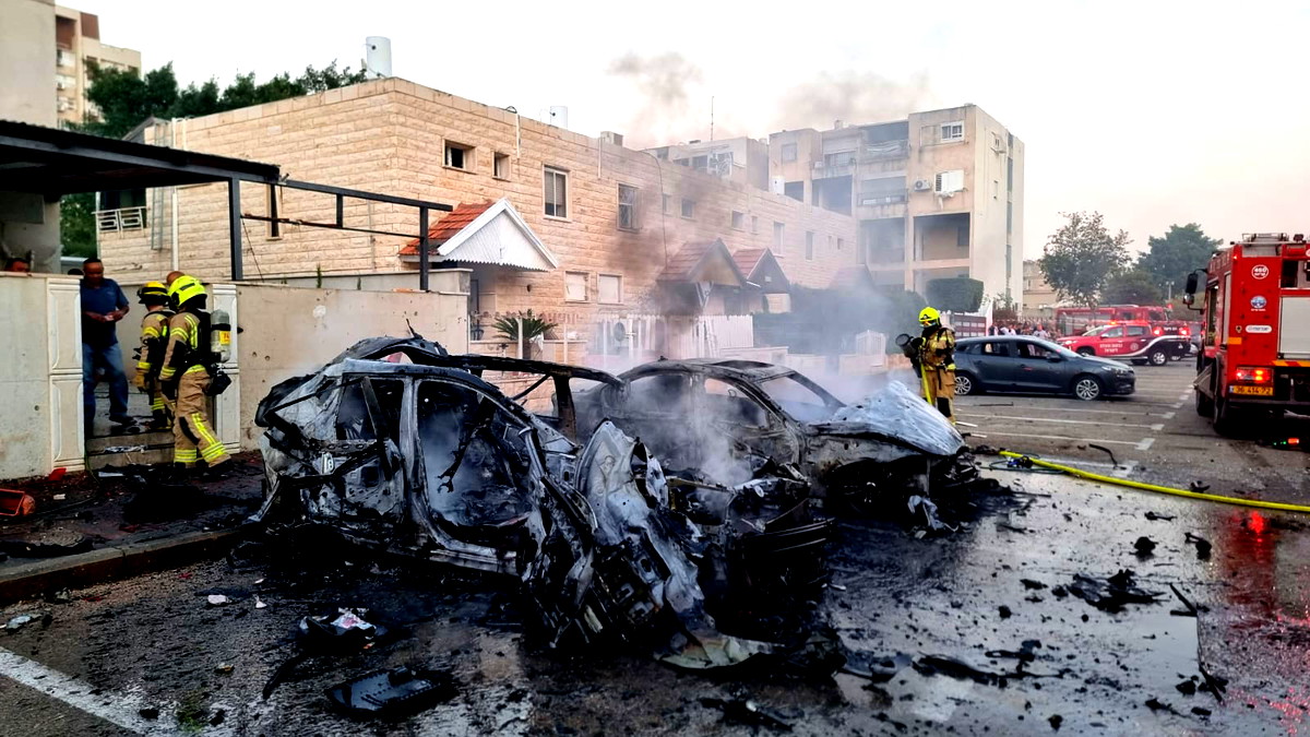 إصابات مباشرة في الكرايوت واندلاع حرائق بعدّد من المركبات من جرّاء الرشقة الصّاروخية الأخيرة التي أطلقت من الاراضي اللّبنانية