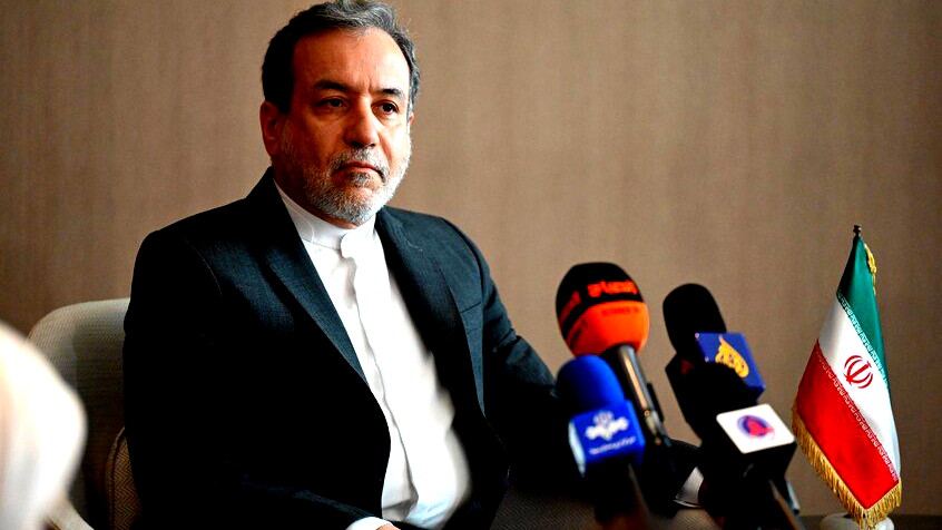 عباس عراقجي يحذر من اتساع رقعة الحرب