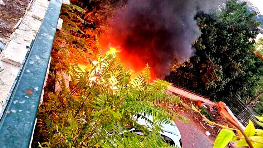 منطقة القدس: حرائق عدّة في "بيت شيمش" عقب سقوط صاروخ بالستي أطلق من الأراضي اليمنية