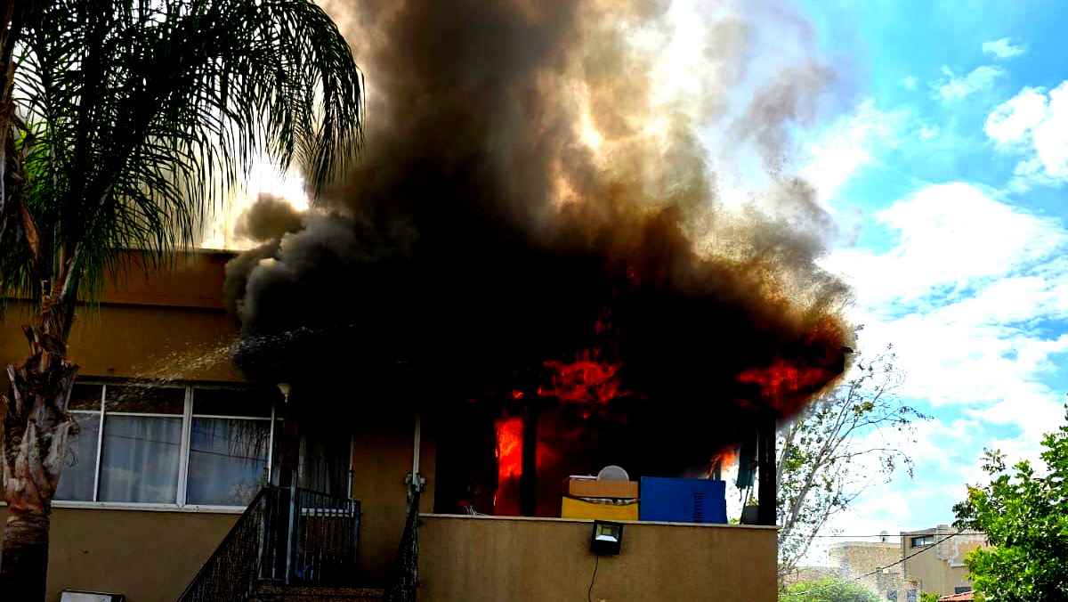 اندلاع حريق داخل منزل في بلدة جولس يخلّف أضرارًا هائلة... لم تُسجل إصابات