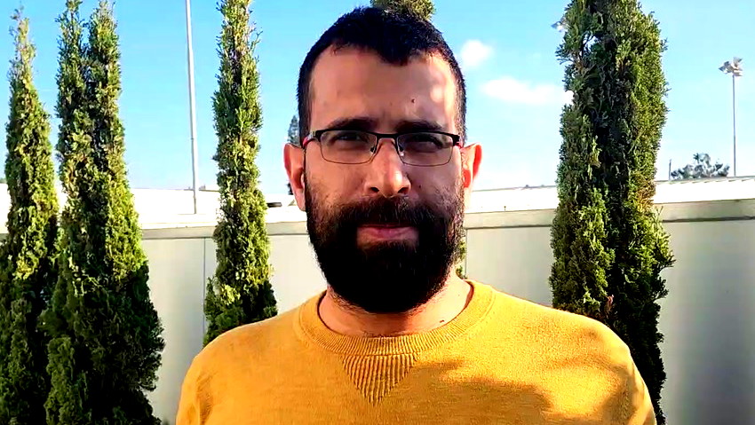 فيديو| أمجد شبيطة في أعقاب تحقيق بوليسي استفزازي: لن يخرسوا صوتنا ضد أبشع محازر العصر في غزة!