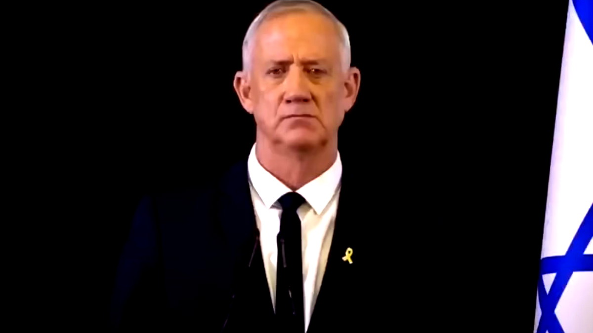 غانتس: استهداف منزل نتنياهو بقنابل مضيئة ليس احتجاجًا إنما...