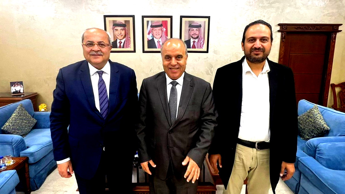 النائب د. أحمد الطيبي في لقاء مع وزير التعليم العالي الأردني د. عزمي محافظة للبحث في سبل زيادة المنح والمكرمات لطلبة الدّاخل