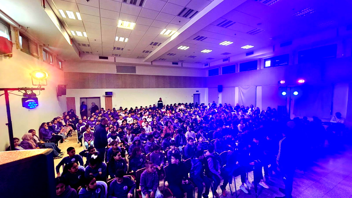 نجاح غير مسبوق للعرض المسرحي"انا عبقري" لطلاب الحكيم في كفرقرع