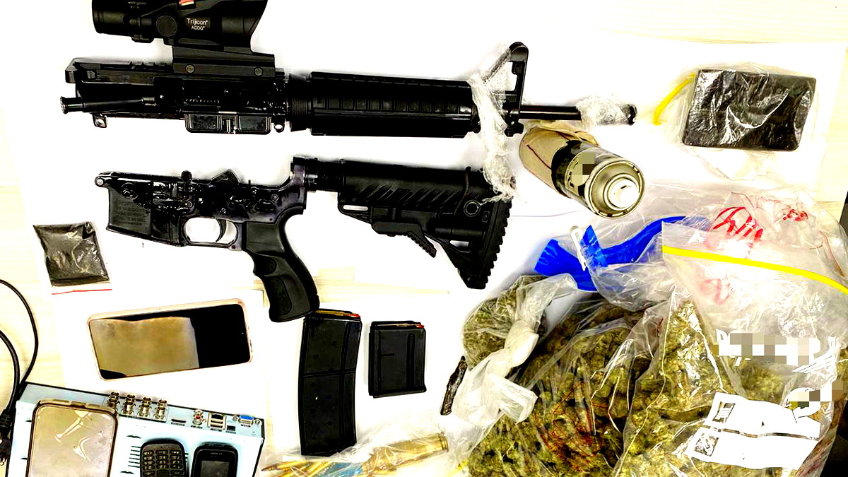 دير حنا: ضبط العديد من قطع السّلاح وكمية كبيرة من المخدّرات بعد نشاط للشرة في البلدة