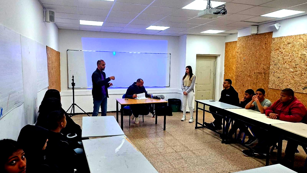 المدرسة التكنولوجية في جسر الزرقاء تطلق دورة "جسر ميديا"