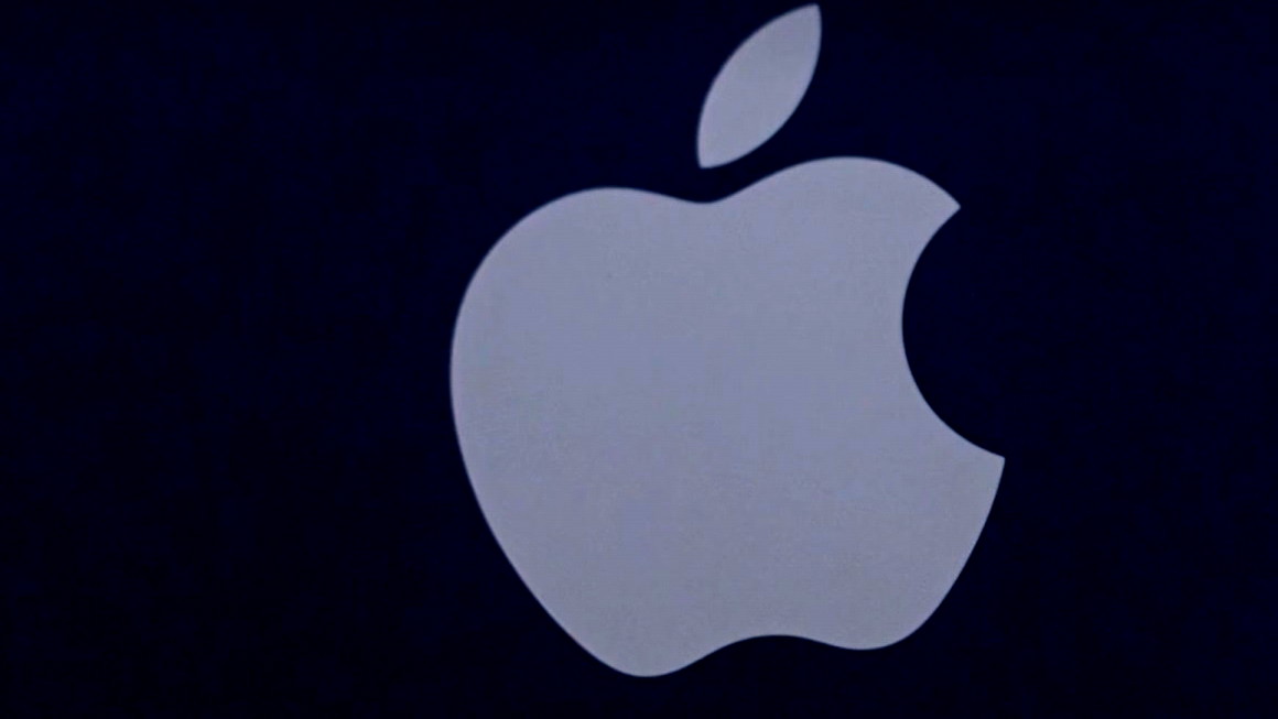 دعوى على شركة أبل بسبب "التجسس على الموظفين"