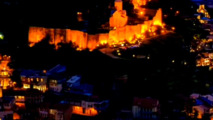 ما بين التّنوع الثقافي والوجهات الطبيعية الخلابة- جورجيا دولة سياحية جميلة مليئة بالمغامرات 